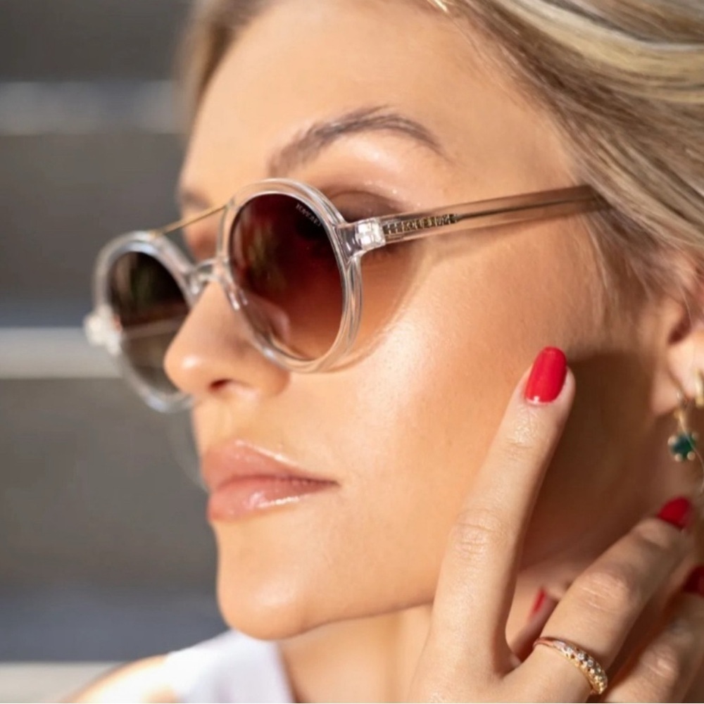 KOMONO Round Clear Sunglasses with Brown Gradient Lenses The Vivien - Picture 9 of 10